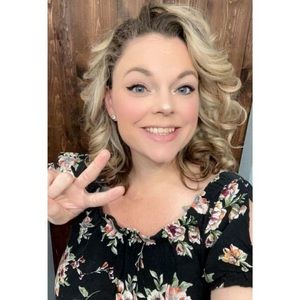 Meet your Posher, Roxanne